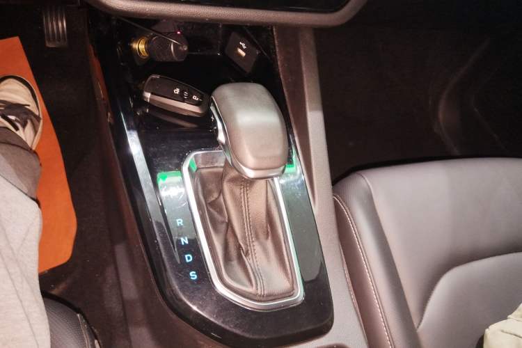 Used Ford Escort 2021 1.5L Automatic Diamond Edition Gear Lever