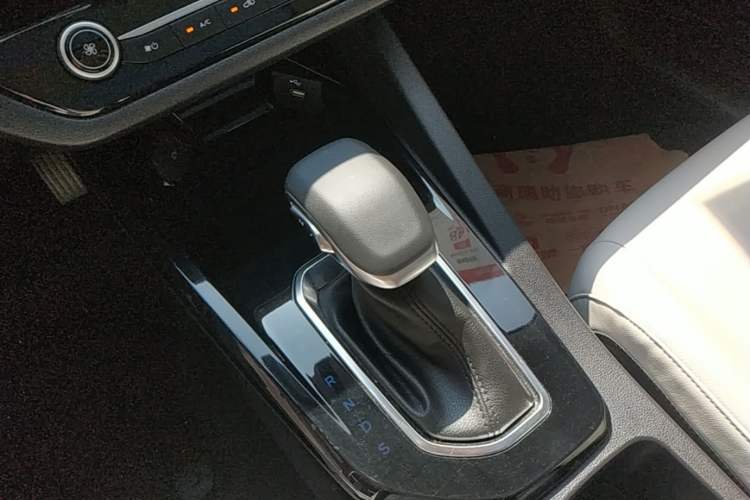 Used Ford Escort 2021 1.5L Automatic Diamond Edition Gear Lever