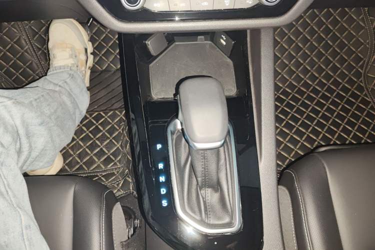Used Ford Escort 2021 1.5L Automatic Diamond Edition Gear Lever
