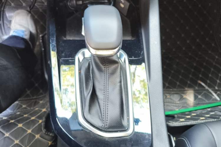 Used Ford Escort 2021 1.5L Automatic Diamond Edition Gear Lever