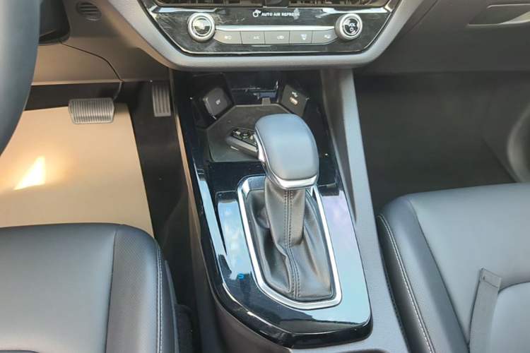 Used Ford Escort 2021 1.5L Automatic Diamond Edition Gear Lever