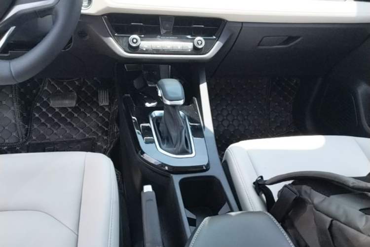 Used Ford Escort 2021 1.5L Automatic Diamond Edition Gear Lever
