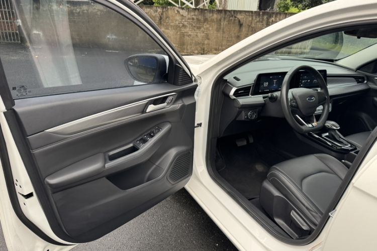 Used Ford Escort 2021 1.5L Automatic Diamond Edition Interior 11