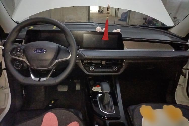 Used Ford Escort 2021 1.5L Automatic Platinum Edition Interior 2