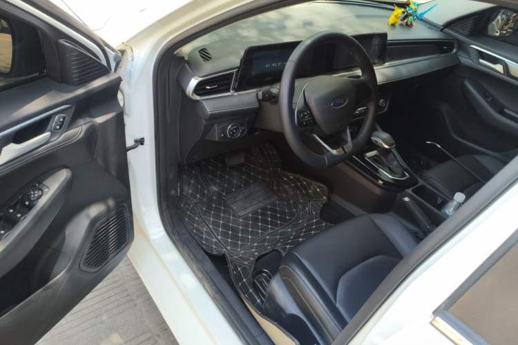 Used Ford Escort 2021 1.5L Automatic Diamond Edition Interior 3