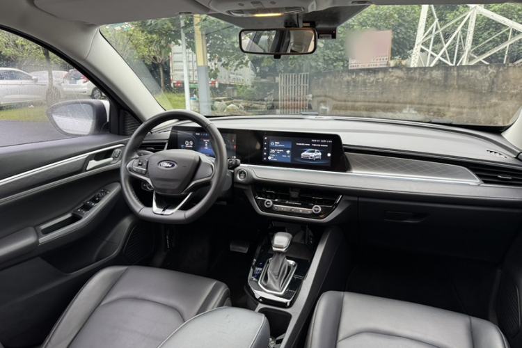 Used Ford Escort 2021 1.5L Automatic Diamond Edition Interior 4
