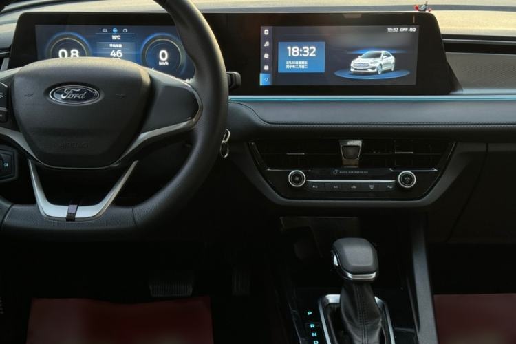 Used Ford Escort 2021 1.5L Automatic Gold Edition Interior 5