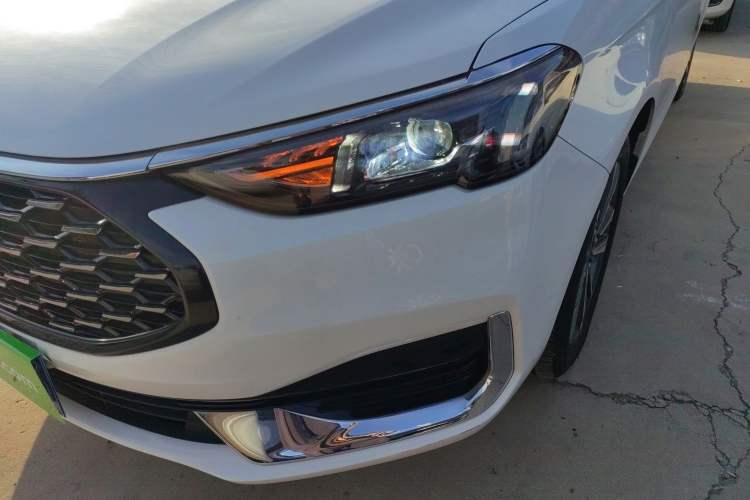 Used Ford Escort 2021 1.5L Automatic Diamond Edition Left Front Headlight
