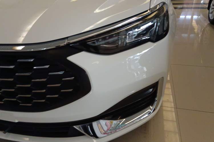 Used Ford Escort 2021 1.5L Automatic Diamond Edition Left Front Headlight