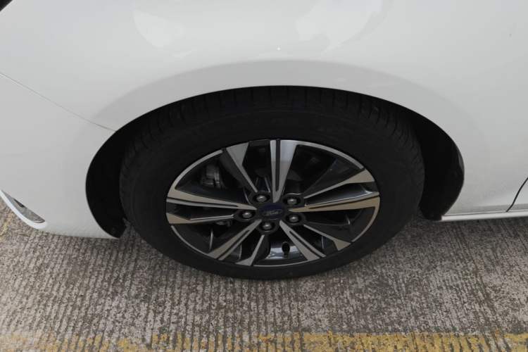 Used Ford Escort 2021 1.5L Automatic Diamond Edition Left Front Wheel Hub
