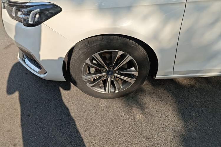 Used Ford Escort 2021 1.5L Automatic Diamond Edition Left Front Wheel Hub