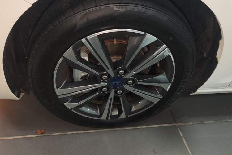 Used Ford Escort 2021 1.5L Automatic Platinum Edition Left Front Wheel Hub