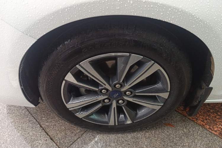 Used Ford Escort 2021 1.5L Automatic Diamond Edition Left Front Wheel Hub