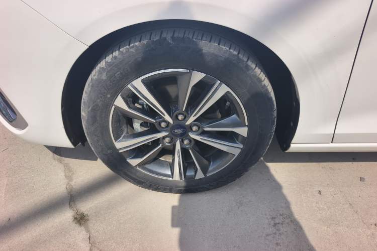 Used Ford Escort 2021 1.5L Automatic Diamond Edition Left Front Wheel Hub