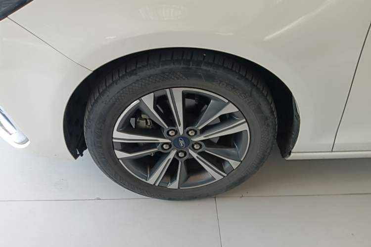 Used Ford Escort 2021 1.5L Automatic Diamond Edition Left Front Wheel Hub