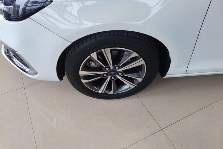 Used Ford Escort 2021 1.5L Automatic Diamond Edition Left Front Wheel Hub
