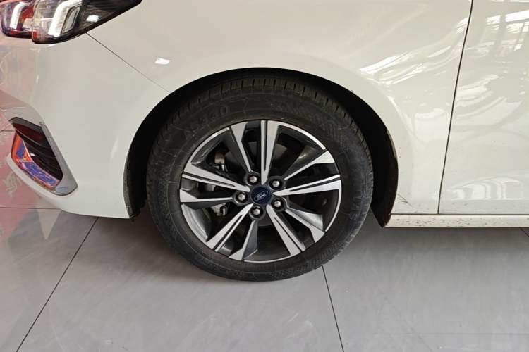 Used Ford Escort 2021 1.5L Automatic Diamond Edition Left Front Wheel Hub