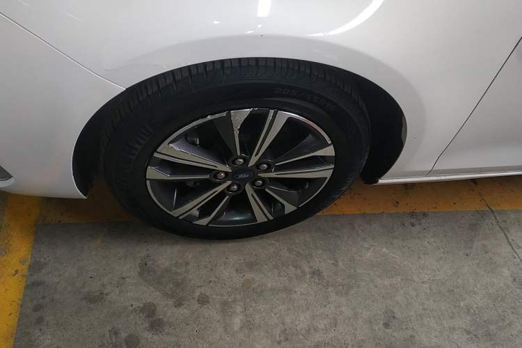 Used Ford Escort 2021 1.5L Automatic Diamond Edition Left Front Wheel Hub