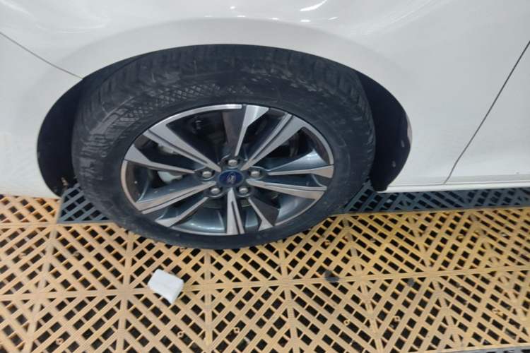 Used Ford Escort 2021 1.5L Automatic Diamond Edition Left Front Wheel Hub