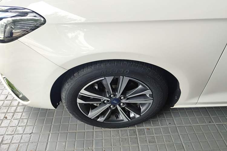 Used Ford Escort 2021 1.5L Automatic Diamond Edition Left Front Wheel Hub