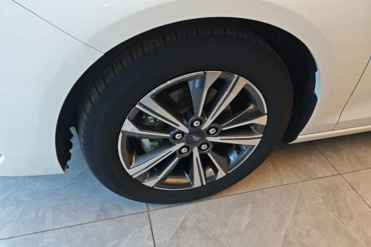 Used Ford Escort 2021 1.5L Automatic Diamond Edition Left Front Wheel Hub