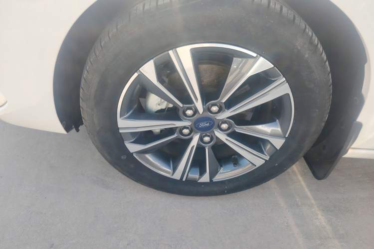 Used Ford Escort 2021 1.5L Automatic Diamond Edition Left Front Wheel Hub