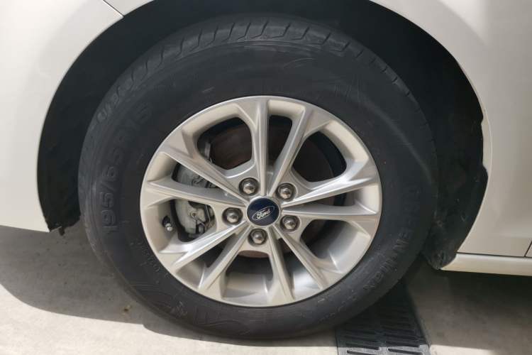 Used Ford Escort 2021 1.5L Automatic Gold Edition Left Front Wheel Hub