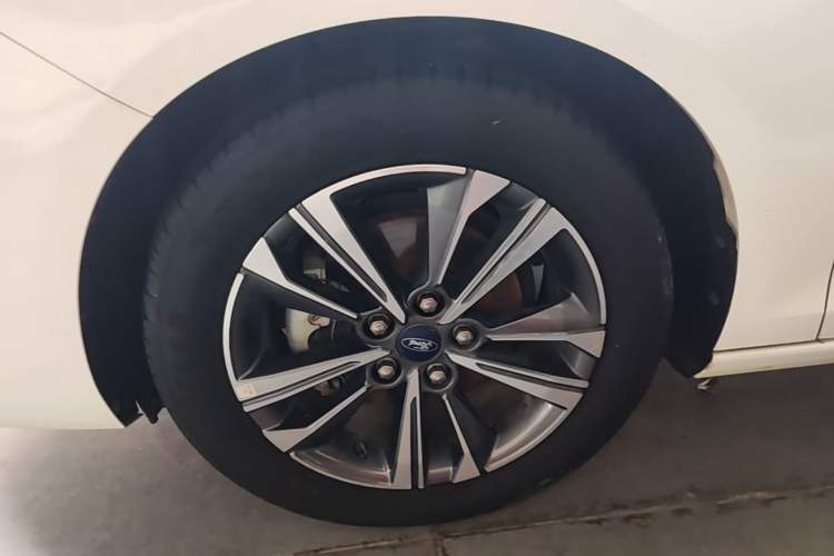 Used Ford Escort 2021 1.5L Automatic Diamond Edition Left Front Wheel Hub