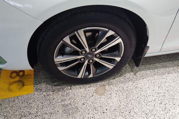 Used Ford Escort 2021 1.5L Automatic Diamond Edition Left Front Wheel Hub