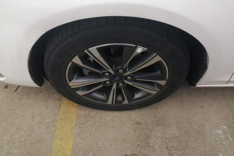 Used Ford Escort 2021 1.5L Automatic Diamond Edition Left Front Wheel Hub