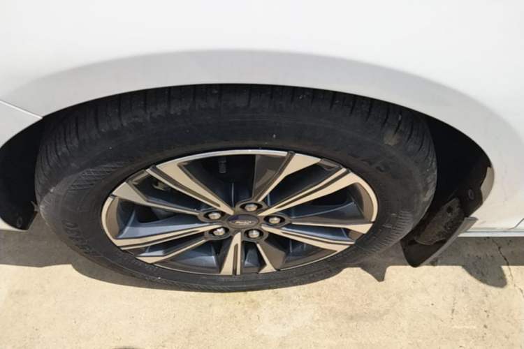 Used Ford Escort 2021 1.5L Automatic Diamond Edition Left Front Wheel Hub