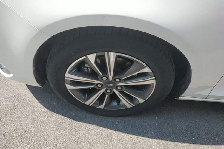 Used Ford Escort 2021 1.5L Automatic Diamond Edition Left Front Wheel Hub