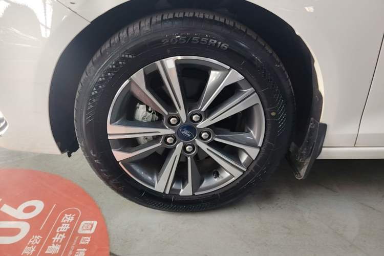 Used Ford Escort 2021 1.5L Automatic Diamond Edition Left Front Wheel Hub