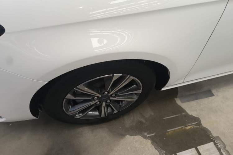 Used Ford Escort 2021 1.5L Automatic Diamond Edition Left Front Wheel Hub