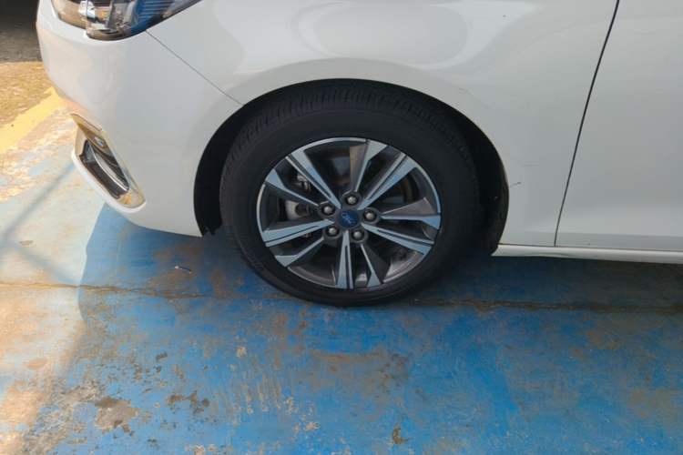 Used Ford Escort 2021 1.5L Automatic Diamond Edition Left Front Wheel Hub