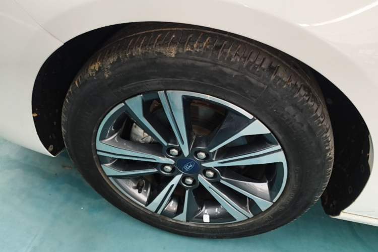 Used Ford Escort 2021 1.5L Automatic Diamond Edition Left Front Wheel Hub