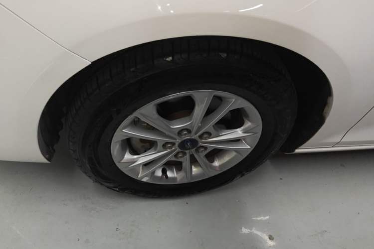 Used Ford Escort 2021 1.5L Automatic Gold Edition Left Front Wheel Hub