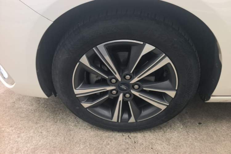 Used Ford Escort 2021 1.5L Automatic Diamond Edition Left Front Wheel Hub