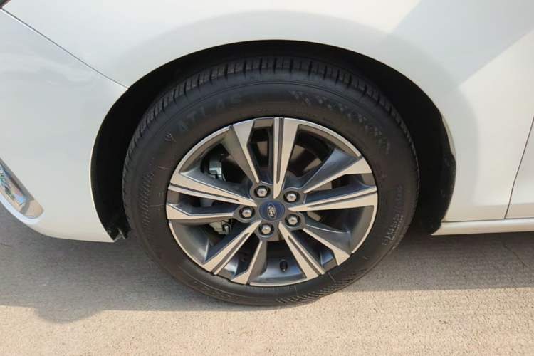 Used Ford Escort 2021 1.5L Automatic Diamond Edition Left Front Wheel Hub