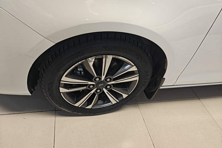 Used Ford Escort 2021 1.5L Automatic Diamond Edition Left Front Wheel Hub