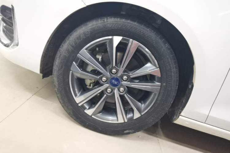 Used Ford Escort 2021 1.5L Automatic Diamond Edition Left Front Wheel Hub