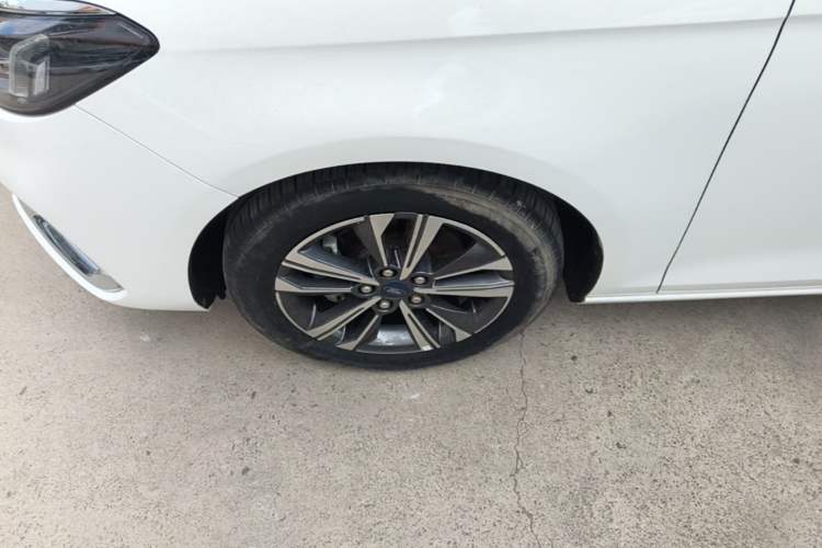 Used Ford Escort 2021 1.5L Automatic Diamond Edition Left Front Wheel Hub