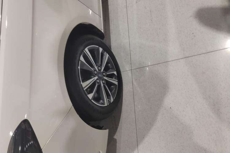 Used Ford Escort 2021 1.5L Automatic Diamond Edition Left Front Wheel Hub