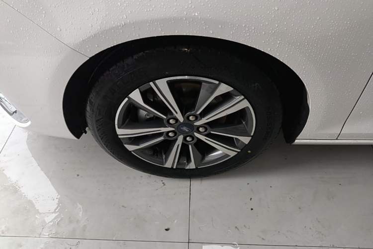 Used Ford Escort 2021 1.5L Automatic Diamond Edition Left Front Wheel Hub
