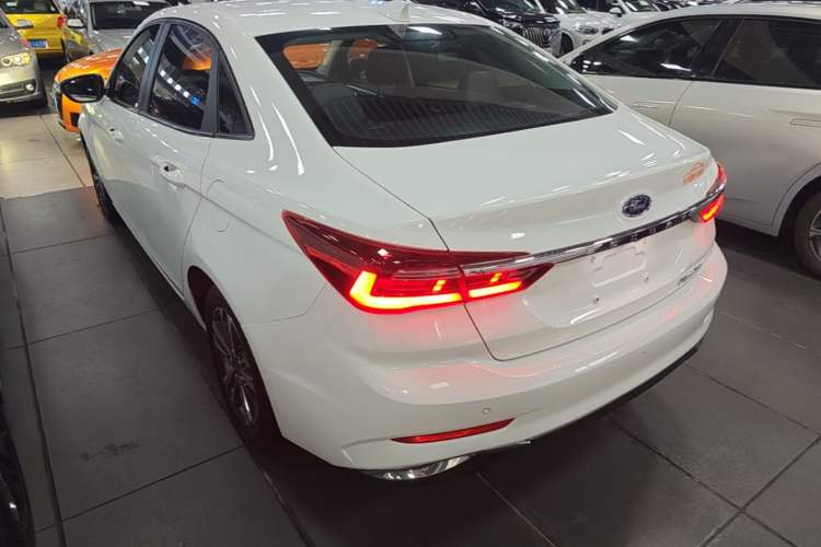 Used Ford Escort 2021 1.5L Automatic Platinum Edition Rear Left 45 Deg