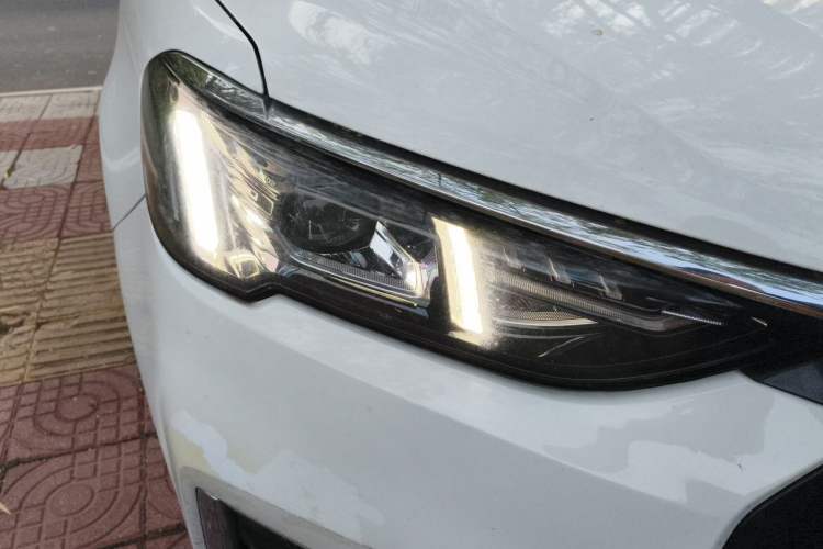 Used Ford Escort 2021 1.5L Automatic Diamond Edition Right Front Headlight