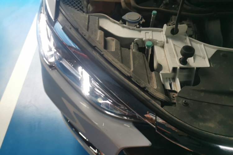 Used Ford Escort 2021 1.5L Automatic Diamond Edition Right Front Headlight