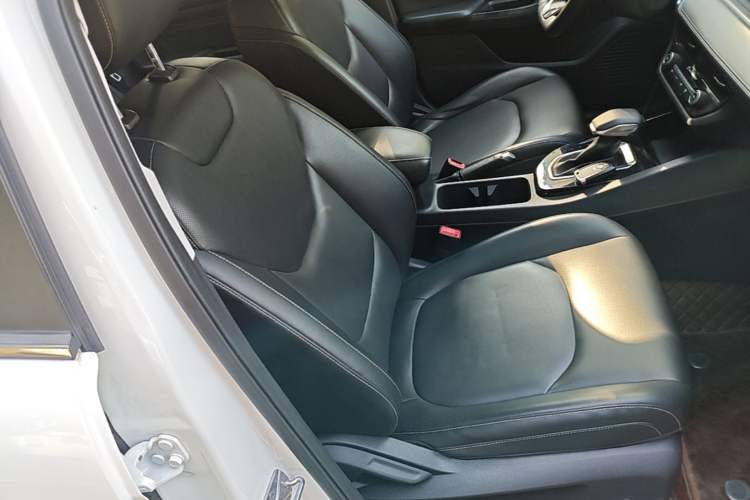 Used Ford Escort 2021 1.5L Automatic Diamond Edition Right Front Seat
