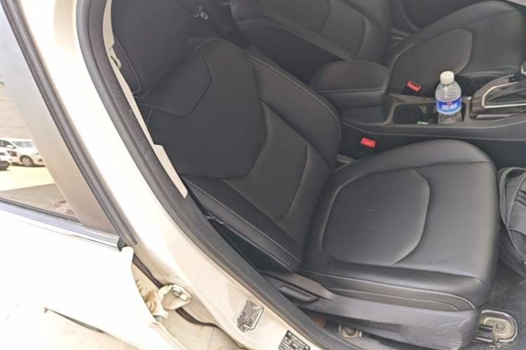 Used Ford Escort 2021 1.5L Automatic Diamond Edition Right Front Seat