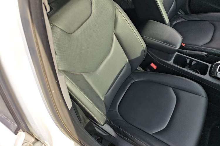 Used Ford Escort 2021 1.5L Automatic Platinum Edition Right Front Seat